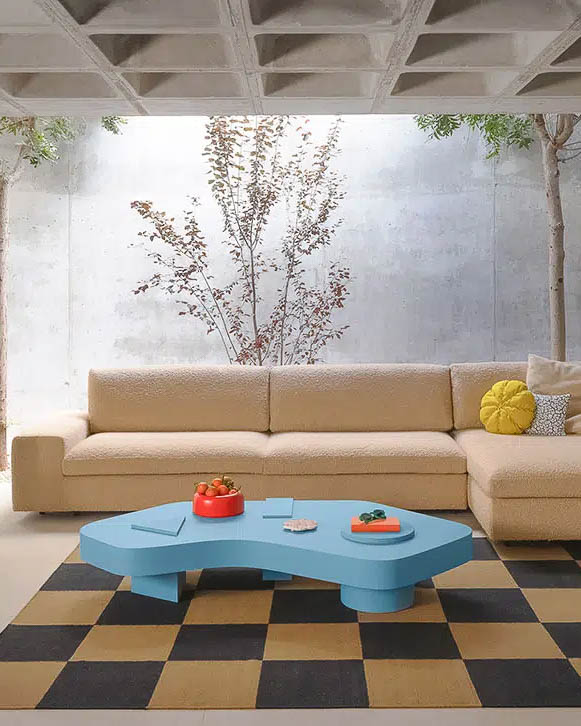 Sofá Air de Sancal de diseño contemporáneo con líneas suaves y aspecto ligero.