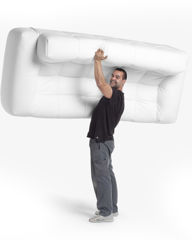 Sofá Oruga Concept de Atemporal con diseño orgánico, formas envolventes y estética contemporánea.