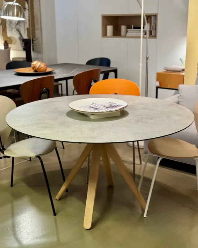 Mesa Reverse de Andreu — Antes 1496€ Ahora 970€