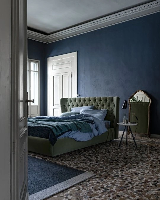 Cama Selene de Bolzan con cabecero capitoné y diseño adaptable a estilos clásicos o modernos