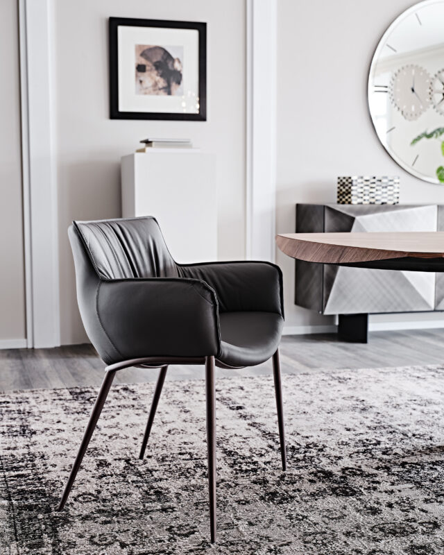 Silla Rhonda de Cattelan Italia con respaldo curvado y patas de madera o metal