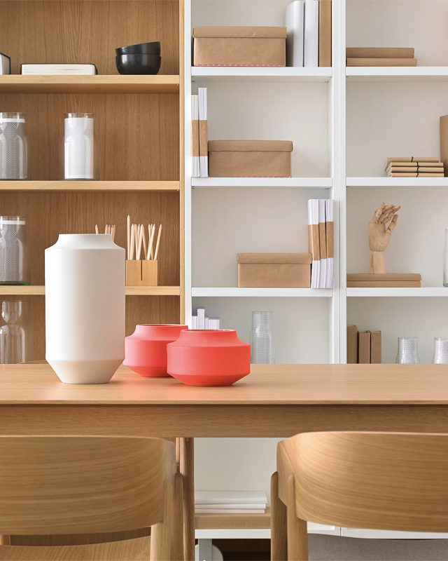 Estantería Literatura Classic de Punt Mobles con estructura metálica y estantes regulables.